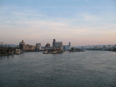 Weil am Rhein Dreiländerbrücke 004.jpg